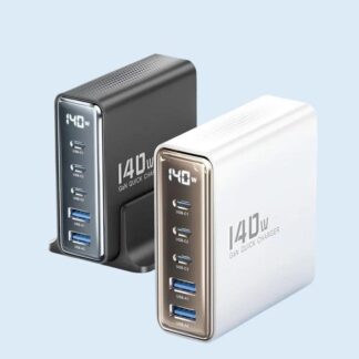 מטען שולחני מהיר 5 יציאות USB הספק 140W בטכנולוגיית GaN עם תצוגה דיגיטלית