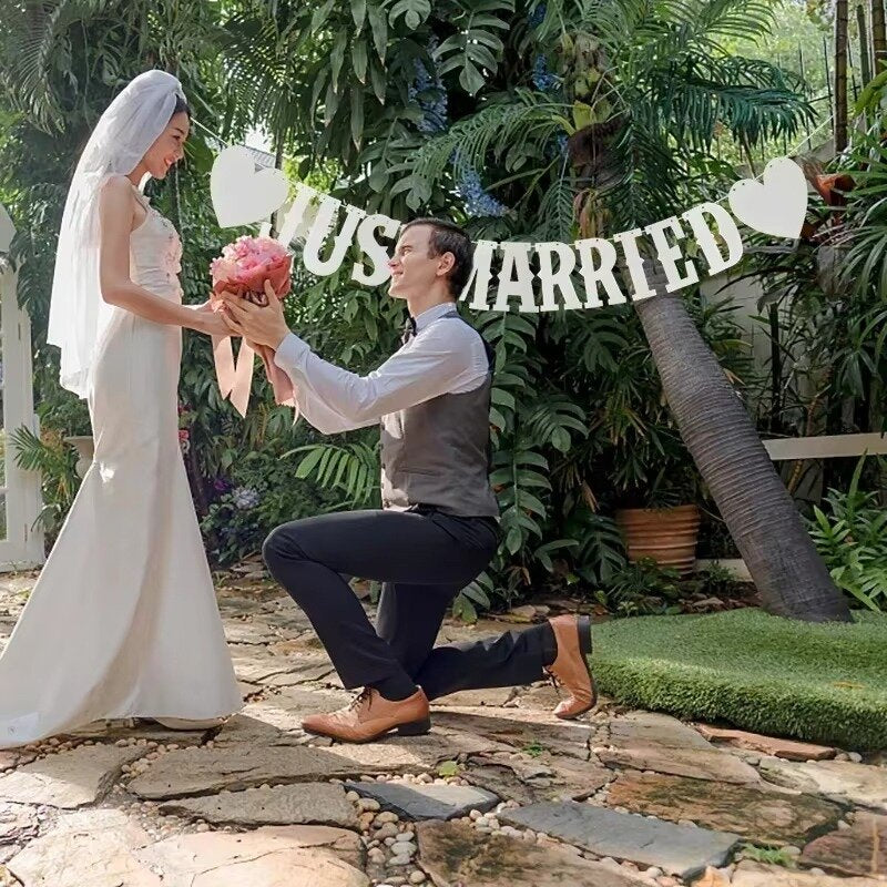 שלט לרכב חתונה חתן וכלה בעיצוב Just Married לבן – תמונה 5