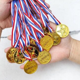 מדליות זהב לילדים – חבילת 10 יחידות עם רצועה לצוואר